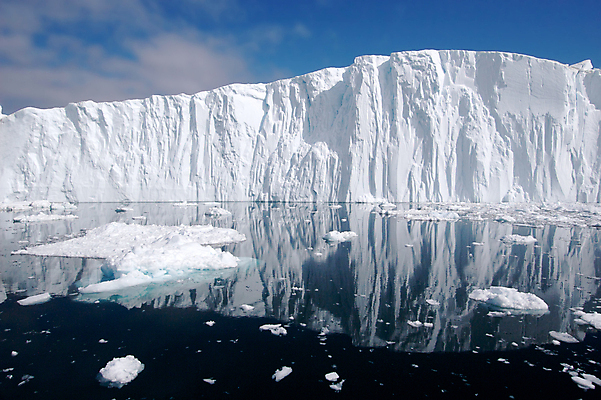 포토 JPG 해외이미지 벽 바다 겨울 자연 풍경 사람없음 물 파란색 반사 환경 냉동 얼음 추위 흰색 시원함 북극 서리 빙산 지구온난화 그린란드 해외202004 해외포토 자연요소 계절 컬러 섬 덴마크 극지방 생태계 기후변화 파일형식 이미지허브