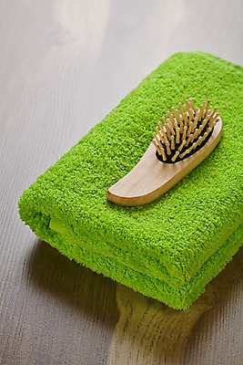 포토 JPG 해외이미지 휴식 수영장 손잡이 사람없음 목재 초록색 세트 수건 갈색 공백 직물 머리빗 면 그룹 소중 오브젝트 슛 부드러움 구성 돌봄 위생관리 해외202004 해외포토 나무 컬러 컨셉 재료 모션 관리 위생용품 미용용품 감각 파일형식 이미지허브