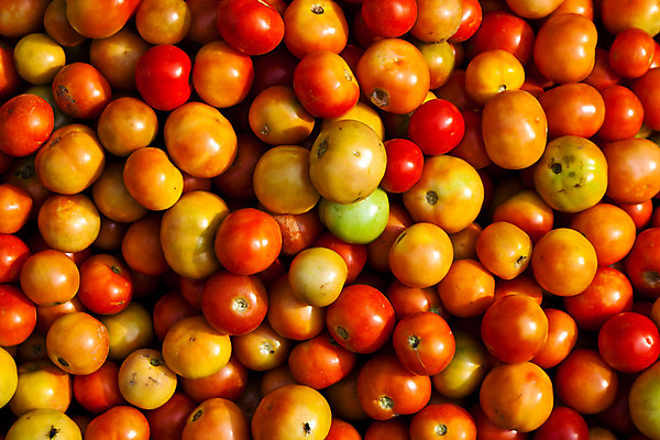 포토 JPG 해외이미지 아시아 문화 백그라운드 패턴 토마토 채소 과일 아침 사람없음 빨간색 초록색 판매 신선 시장 도심 해외202004 해외포토 주간 나라 컬러 무늬 도시 파일형식 이미지허브