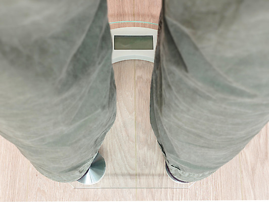 포토 JPG 해외이미지 남자 다이어트 텍스트 부분 발 표시 실내 건강 사람 사람없음 숫자 기계 가리킴 시간 몸무게 위험 편지 먹기 비만 측정 오브젝트 체육관 눈금 칼로리 무거움 덩어리 계량기 경보 당뇨병 돌봄 분실 제어 헬프 해외202004 해외포토 문자 컨셉 모션 손짓 내부 신체부위 도움 무게 질병 몸매 파일형식 이미지허브