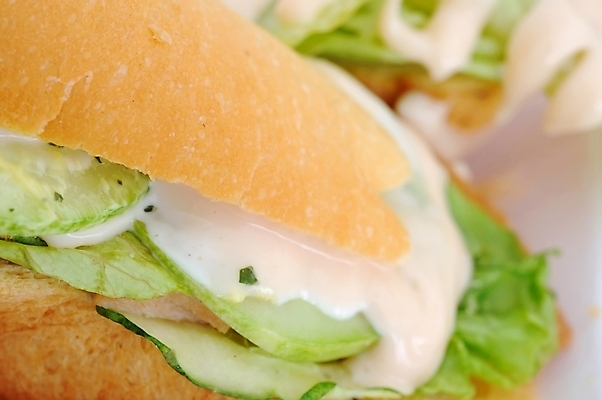 포토 JPG 해외이미지 라이프스타일 음료 음식 컨셉 다이어트 채소 재료 오이 샌드위치 건강 육류 요리 사람없음 식사 샐러드 햄버거 닫기 맛 속도 날것 토핑 마요네즈 거짓 채식주의자 비건 해외202004 해외포토 식재료 모션 패스트푸드 생활 소스_음식 채식 파일형식 이미지허브