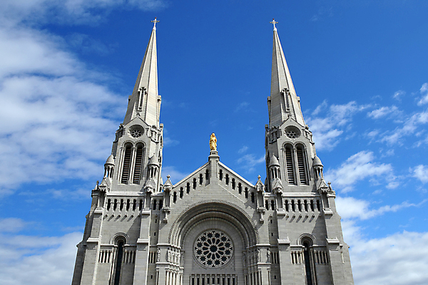 포토 JPG 해외이미지 구름 종교 조각 캐나다 건축양식 하늘 사람없음 건물 파란색 성당 교회 탑 회색 바위 사찰 클래식 큼 묘사 군함 신성 반대 기념물 신앙심 옛날 웅장함 해외202004 해외포토 자연요소 건축물 건축 컬러 컨셉 북아메리카 배_교통 종교건축 돌_바위 크기 해군 파일형식 이미지허브