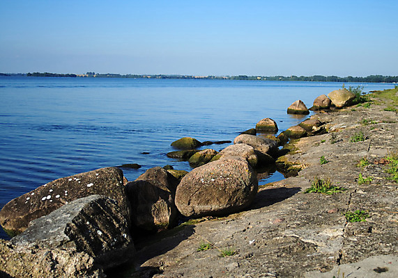 포토 JPG 해외이미지 호수 파도 바다 자연 날씨 풍경 사람없음 야외 건물 물 파란색 환경 맑음 침묵 젖음 가장자리 질감 장면 깊이 해외202004 해외포토 자연요소 건축물 컬러 소리 둘레 생태계 파일형식 이미지허브
