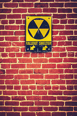 포토 JPG 해외이미지 벽 날씨 벽돌 화살 경고 안전 사람없음 빨간색 추위 수확 긴급 가리킴 보호 위험 공격 폭발 폭탄 탈출 위협 심볼 향수 사인 복고 전쟁 원자 지하 숨김 원자력 방사능 방사선 옛날 위기 재앙 필터 스타일 해외202004 해외포토 컬러 컨셉 농업 모션 손짓 화장품 에너지 폭발물 파일형식 이미지허브