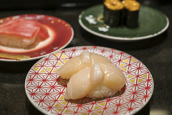 포토 JPG 해외이미지 동물 접시 음식 바다 백그라운드 다이어트 재료 자연 낚시 건강 식이요법 어류 요리 사람없음 식당 식사 저녁식사 초밥 흰색 신선 달콤 맛 해산물 준비 날것 가리비 어장 내추럴 점심식사 고립 식용 입가심 일본음식 해외202004 해외포토 식기 컬러 컨셉 레저 조개 상점 수중동물 생태계 파일형식 이미지허브