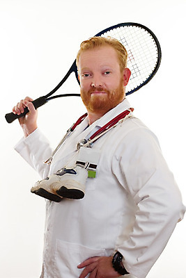 포토 JPG 해외이미지 직업 라이프스타일 남자 스포츠 노동자 건강 병원 한명 사람 성인 약 활발 에너지 의사 테니스 라켓 몸무게 외과 분실 적자 해외202004 해외포토 1 스포츠용품 컨셉 의학 생활 구기 의료진 파일형식 이미지허브