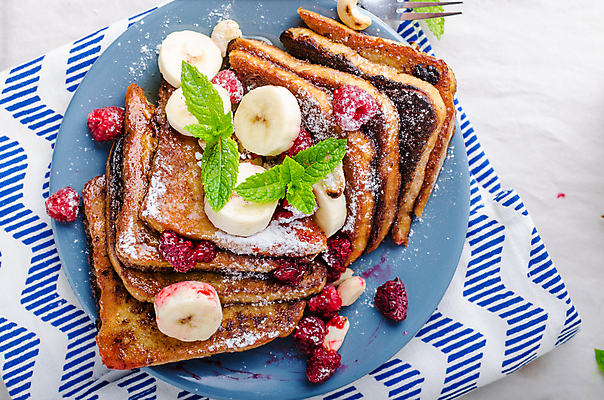 포토 JPG 해외이미지 접시 바나나 실내 사람없음 식탁보 민트 슬라이스 산딸기 슈가파우더 해외202004 프렌치토스트 해외포토 식기 과일 내부 허브 토스트 파일형식 이미지허브