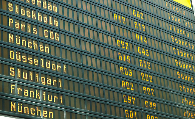 포토 JPG 해외이미지 여행 교통시설 탁자 버스 사람없음 스크린 기차 시간 전철 역 시간표 공항 도착 출발 튜브 지하 일반 대패 해외202004 해외포토 육상교통 가구 교통 컨셉 대중교통 계획 시설 파일형식 이미지허브