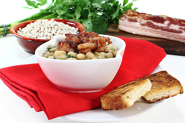 포토 JPG 해외이미지 접시 음식 채소 콩 파슬리 사람없음 초록색 빛 튀김 신선 베이컨 식용 크루통 해외202004 해외포토 식기 빵 컬러 곡류 돼지고기 파일형식 이미지허브