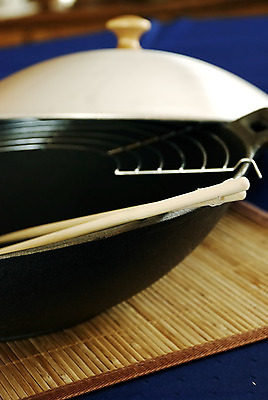 포토 JPG 해외이미지 젓가락 태국 요리 동양인 사람없음 주방 중국 튀김 기구 프라이팬 해외202004 해외포토 아시아 음식 주방용품 수저 인종 파일형식 이미지허브