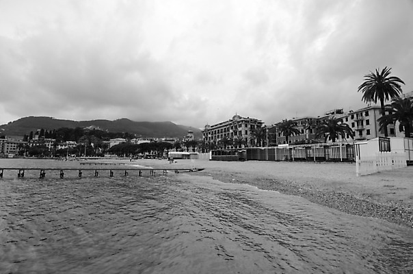 포토 JPG 해외이미지 식물 유럽 파도 바다 여행 하늘 휴가 휴식 주택 사람없음 야외 물 파란색 태양 산타클로스 마을 이탈리아 만 보트 고급 지중해 빌라 포트 타운 남쪽 옛날 해외202004 해외포토 자연요소 나라 컬러 컨셉 크리스마스 배_교통 건물 도시 방향 파일형식 이미지허브