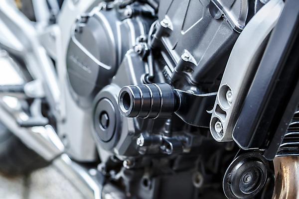 포토 JPG 해외이미지 교통시설 사람없음 빛 반사 금속 자전거 검은색 힘 기계 블록 운전 오토바이 수확 클래식 은색 승차 철 묘사 속도 엔진 모터 배기가스 철강 힘찬 해외202004 해외포토 컬러 교통 컨셉 농업 모션 재질 바이크 시설 파일형식 이미지허브