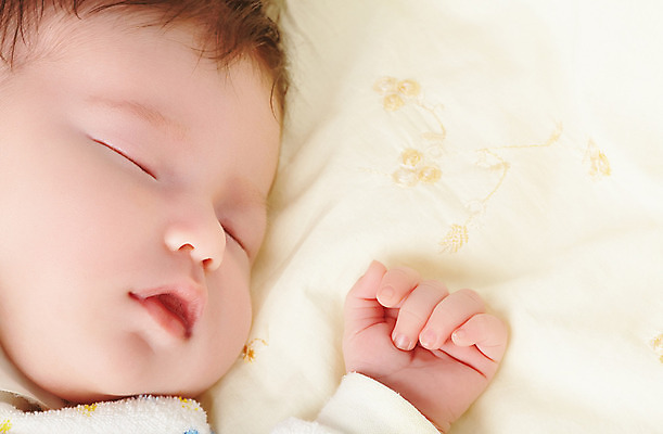 포토 JPG 해외이미지 백인 얼굴 어린이 가족 건강 사랑 한명 사람 육아 간호사 흰색 아기 신생아 잠 작음 만족 걸음마 결백 돌봄 해외202004 해외포토 서양인 1 감정 컬러 관계 모션 신체부위 의료진 크기 파일형식 이미지허브