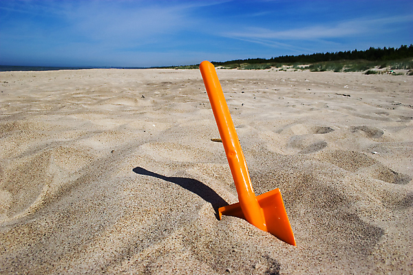 포토 JPG 해외이미지 어린이 모래 바다 오렌지 장난 놀이 하늘 휴가 손잡이 사람없음 야외 파란색 모래사장 장난감 노란색 게임 놀이터 작음 플라스틱 모종삽 삽 오브젝트 싱글 쉬는시간 땅바닥 땅파기 수평선 해외202004 해외포토 컬러 과일 재질 휴식 바닥 사람 크기 파일형식 이미지허브