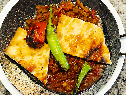 포토 JPG 해외이미지 전통 빵 토마토 고추 밥 양파 파슬리 육류 요리 사람없음 주방 식당 저녁식사 치킨 고통 튀김 지성 신선 소시지 바비큐 미트볼 자르기 굽기 먹기 비만 향신료 서비스 메뉴 유기농 매움 지역 칼로리 후추 토마토소스 칠면조 점심식사 케밥 단백질 요구르트 피타 해외202004 튀르키예 해외포토 웰빙 감정 아시아 음식 채소 식재료 모션 조류 유제품 상점 식사 소스_음식 가공식품 맛 구이 몸매 닭고기요리 영양소 향미료 파일형식 이미지허브