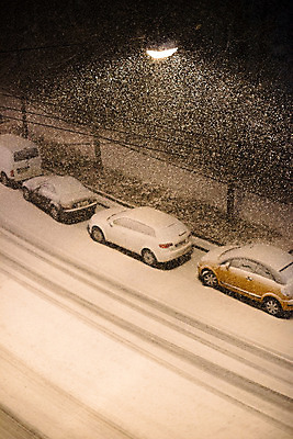 포토 JPG 해외이미지 계절 도로 백그라운드 겨울 가로등 교통시설 모션 자동차 날씨 추상 거리 사람없음 야외 파란색 빛 냉동 얼음 어둠 운전 추위 흰색 램프 도시 바퀴 야간 저녁 주차 서리 타이어 문학 장면 온도 빛망울 폭설 해외202004 해외포토 자연요소 공공시설 길 육상교통 컬러 교통 무늬 조명 눈_날씨 자연재해 시설 파일형식 이미지허브