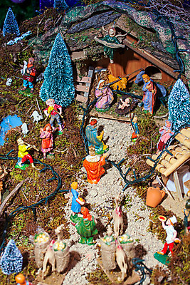 포토 JPG 해외이미지 모델 전통 종교 크리스마스 주택 사람없음 조각상 파티 이탈리아 해외202004 해외포토 기념일 유럽 이벤트 건물 조형물 파일형식 이미지허브