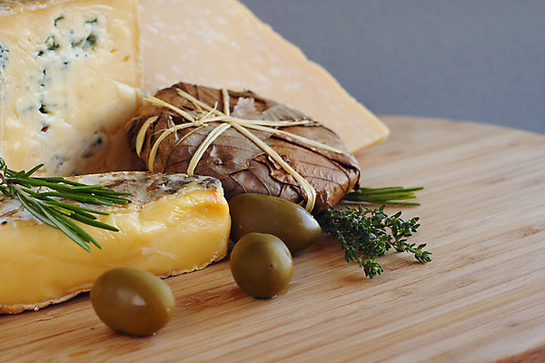 포토 JPG 해외이미지 할머니 음식 조각 백그라운드 잎 재료 치즈 건강 사람없음 목재 초록색 파란색 갈색 식사 이탈리아 신선 성 변화 성자 맛 널 향신료 올리브 로즈메리 타입 곰팡이 구성 해외202004 해외포토 나무 식물 건축물 여자 열매 노년 유럽 종교 컬러 컨셉 유제품 허브 향미료 파일형식 이미지허브