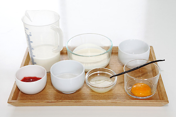 포토 JPG 해외이미지 음식 재료 유리 딸기 사람없음 컵 계란 우유 사발 잼 노른자 해외202004 해외포토 식기 과일 재질 유제품 알 사기그릇 소스_음식 파일형식 이미지허브