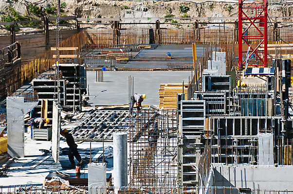포토 JPG 해외이미지 직업 산업 비즈니스 건축양식 하늘 설계 노동자 새로움 주택 안전 사람 사람없음 야외 건물 빨간색 금속 블록 장비 건설현장 성장 도시 업무 엔지니어 감독 계획 안전모 헬멧 땅 철 기중기 시멘트 공학 발판 개발 건축업자 철강 콘크리트 프로젝트 해외202004 해외포토 건축물 교육 건축 컬러 컨셉 재질 건설업 작업 중장비 기술자 안전장비 보호장비 파일형식 이미지허브