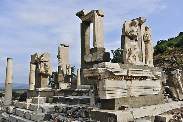 포토 JPG 해외이미지 여행 건축양식 사람 풍경 사람없음 도시풍경 여행객 바위 기둥 역사 도서관 과거 칠면조 랜드마크 로마인 명승지 해외202004 해외포토 교육 건축 컨셉 조류 인종 돌_바위 도시 파일형식 이미지허브
