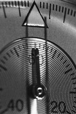 포토 JPG 해외이미지 손 디자인 시계 화살 실내 사람없음 기계 흰색 시간 원형 투명 날짜 황금 클래식 고급 보석 손목시계 묘사 오브젝트 기어 고립 분 해외202004 해외포토 도형 컬러 컨셉 장신구 내부 신체부위 광석 파일형식 이미지허브