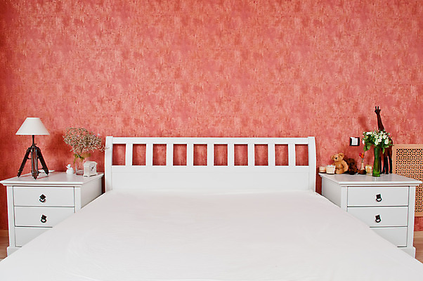 포토 JPG 해외이미지 디자인 벽 가구 건축양식 베개 침구 호텔 휴식 아파트 주택 실내 사람없음 내부 목재 장식 소파 침실 방 흰색 침대 램프 잠 재산 고급 우아함 야간 시트 여관 해외202004 해외포토 자연요소 나무 건축 컬러 생활용품 컨셉 의자 재료 숙소 조명 건물 금융 파일형식 이미지허브