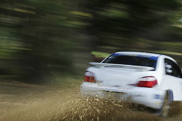 포토 JPG 해외이미지 스포츠 자동차 사람없음 운전 먼지 진흙 비포장도로 오프로드 해외202004 해외포토 도로 육상교통 모션 파일형식 이미지허브