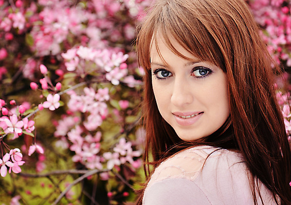 포토 JPG 해외이미지 나무 백인 모델 1 헤어스타일 응시 계절 공원 여자 꽃 분홍색 포즈 자연 갈색머리 한명 야외 빛 컬러풀 태양 머리카락 유행 맑음 봄 화장품 벚꽃 흰색 나뭇가지 신선 개화 매끈함 피부 만들기 내추럴 강렬 해외202004 해외포토 자연요소 서양인 식물 시선 공공시설 컬러 모션 날씨 사람 신체부위 뷰티 머리 감각 생태계 파일형식 이미지허브