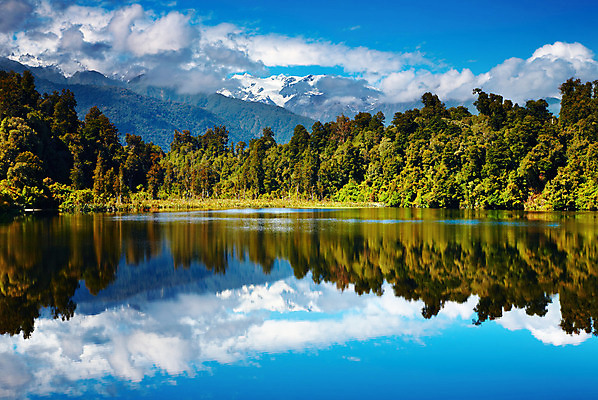 포토 JPG 해외이미지 나무 구름 호수 자연 하늘 새로움 산 파노라마 풍경 사람없음 초록색 물 여름 파란색 햇빛 반사 환경 맑음 침묵 거울 숲 알프스 남쪽 산악지대 생태학 정확 해외202004 해외포토 자연요소 식물 계절 교육 유럽 컬러 컨셉 날씨 촬영기법 태양 소리 방향 생태계 파일형식 이미지허브